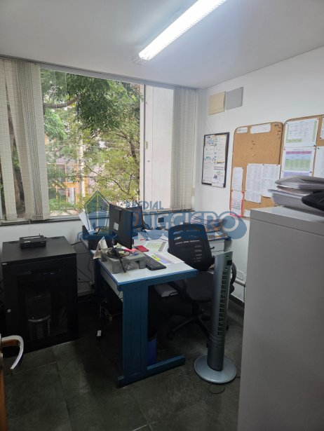 Imóvel Comercial à Venda - Estrutura para Clinica ou Academia