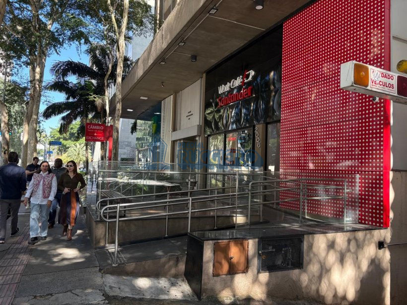 Loja de esquina para locação em um dos endereços corporativos mais valorizados de São Paulo